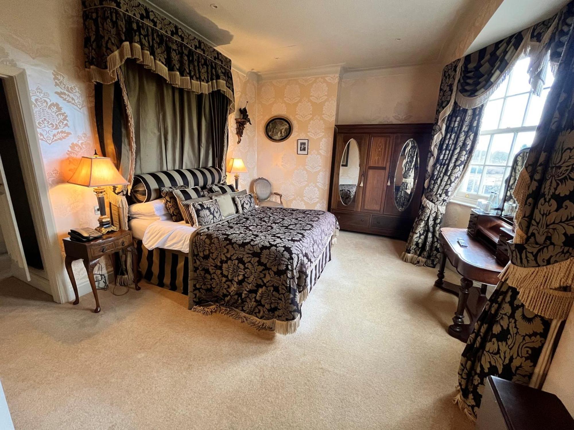 Ye Olde Bell Hotel & Spa Retford Extérieur photo